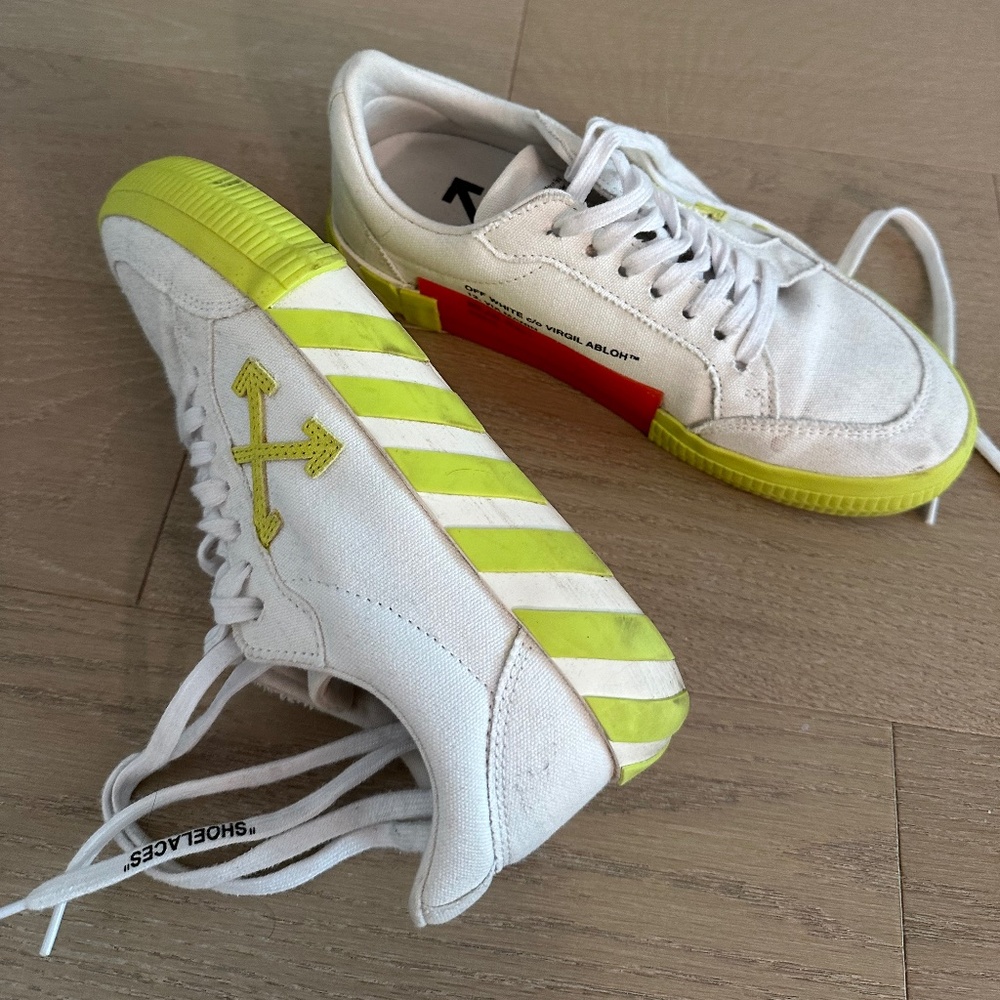 Off-White Arrow Low-Top Neon Canvas Sneakers (without orange tag)